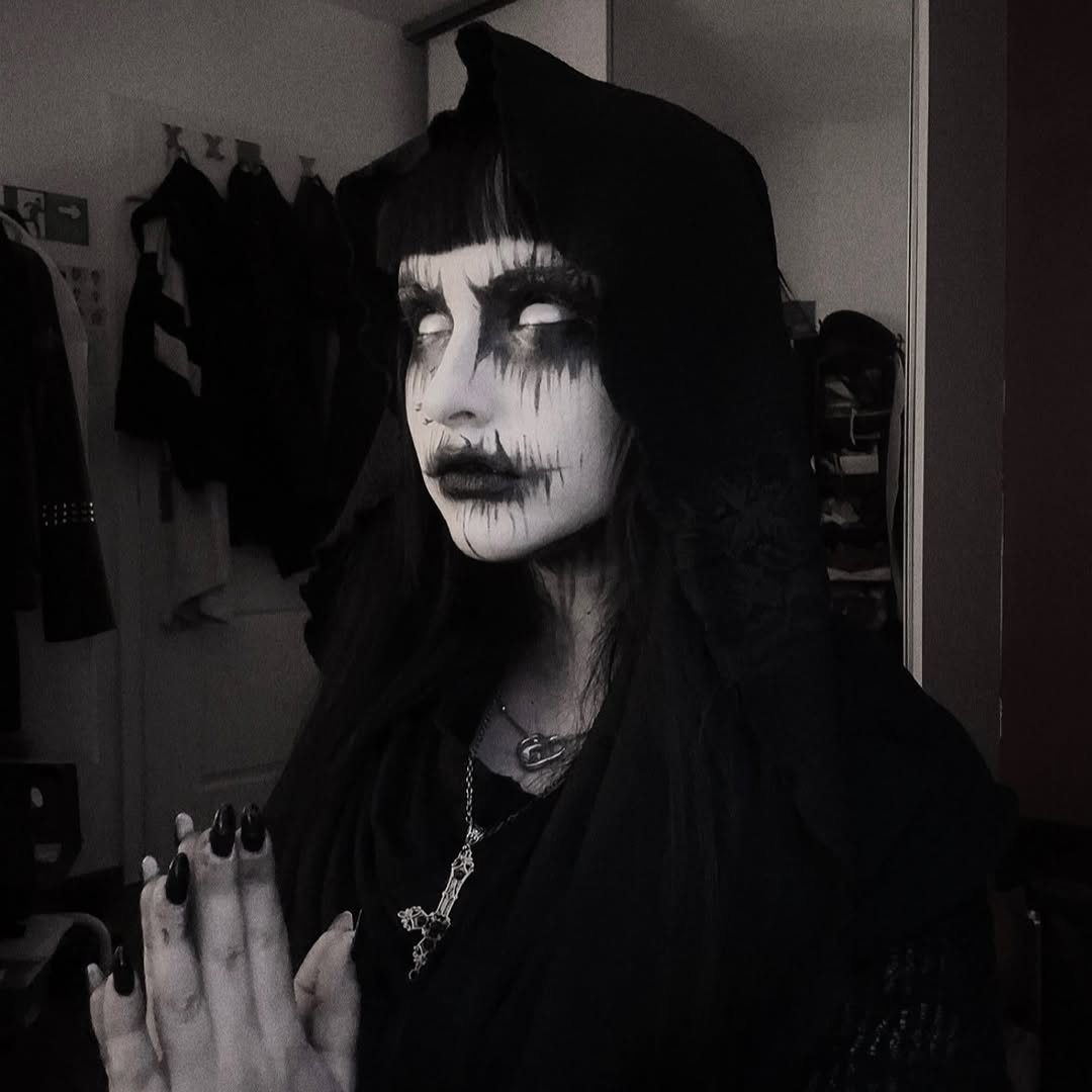 rine.seva goth look 1