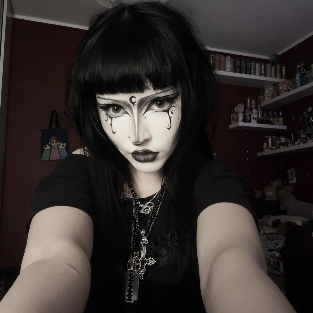 rine.seva goth look 3